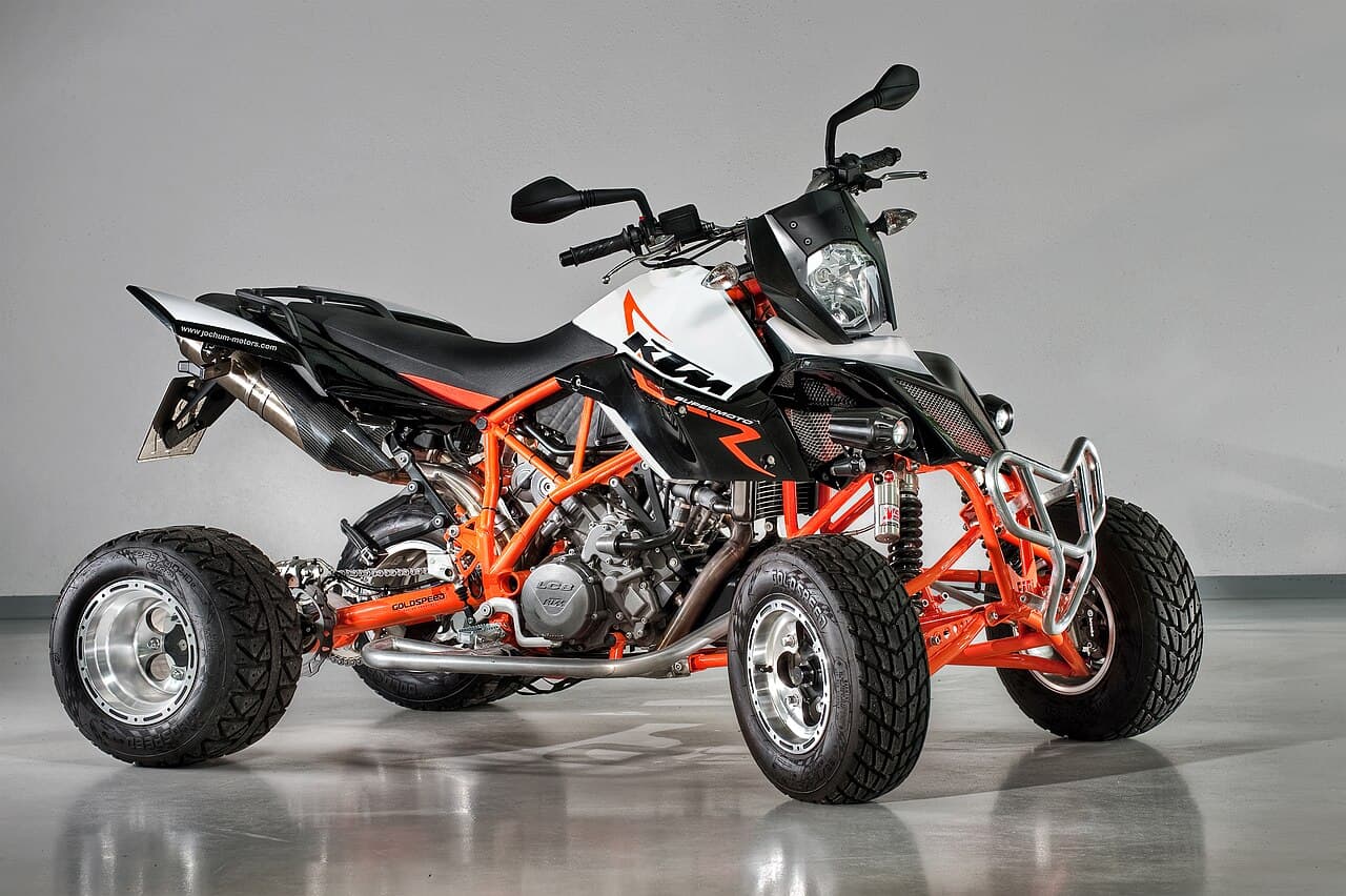 🚙 Nagasaki Blazer ➡️ Quad deportivo todoterreno en la vida real