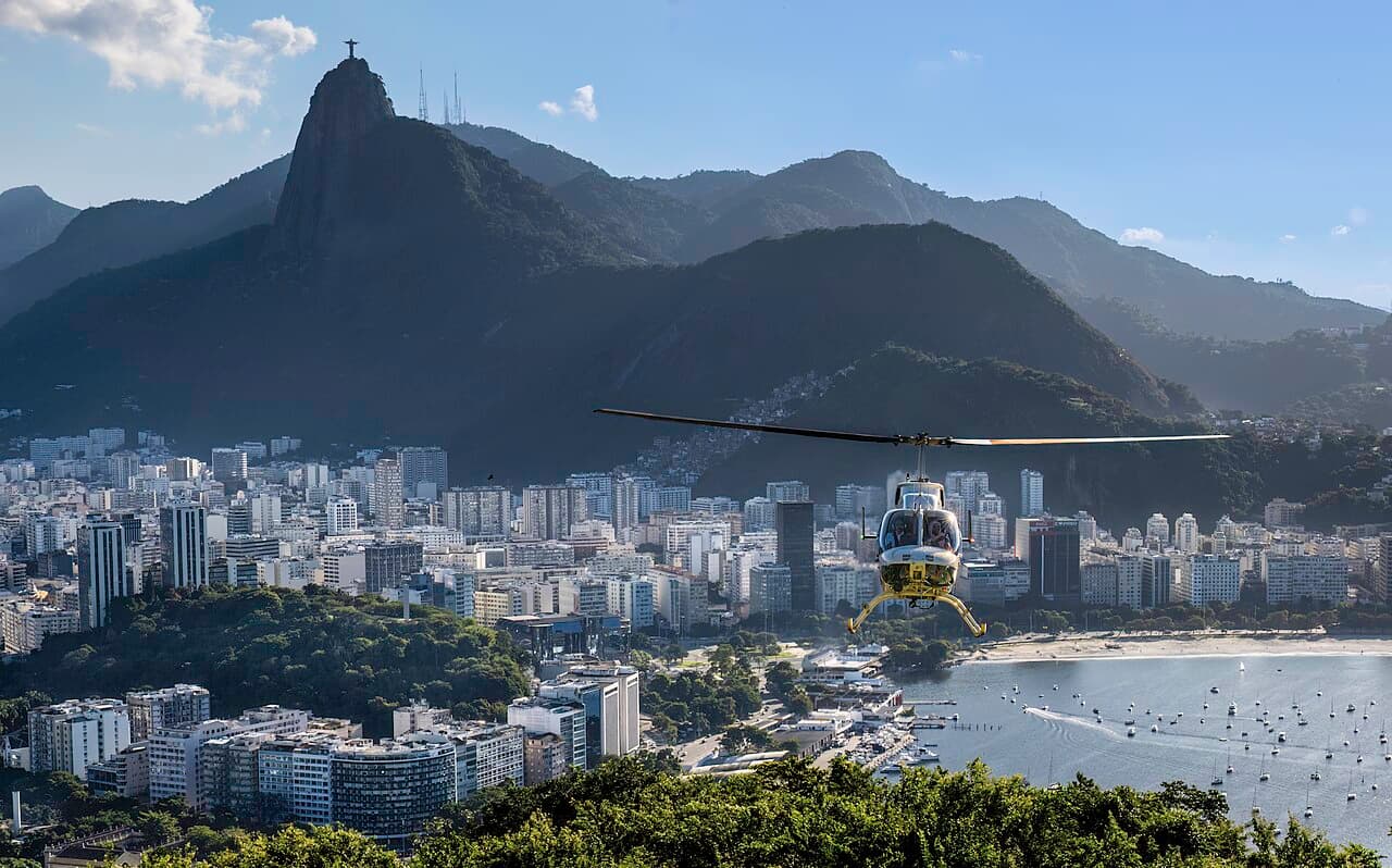 🚁 Buckingham Maverick ➡️ Bell 206L LongRanger en la vida real