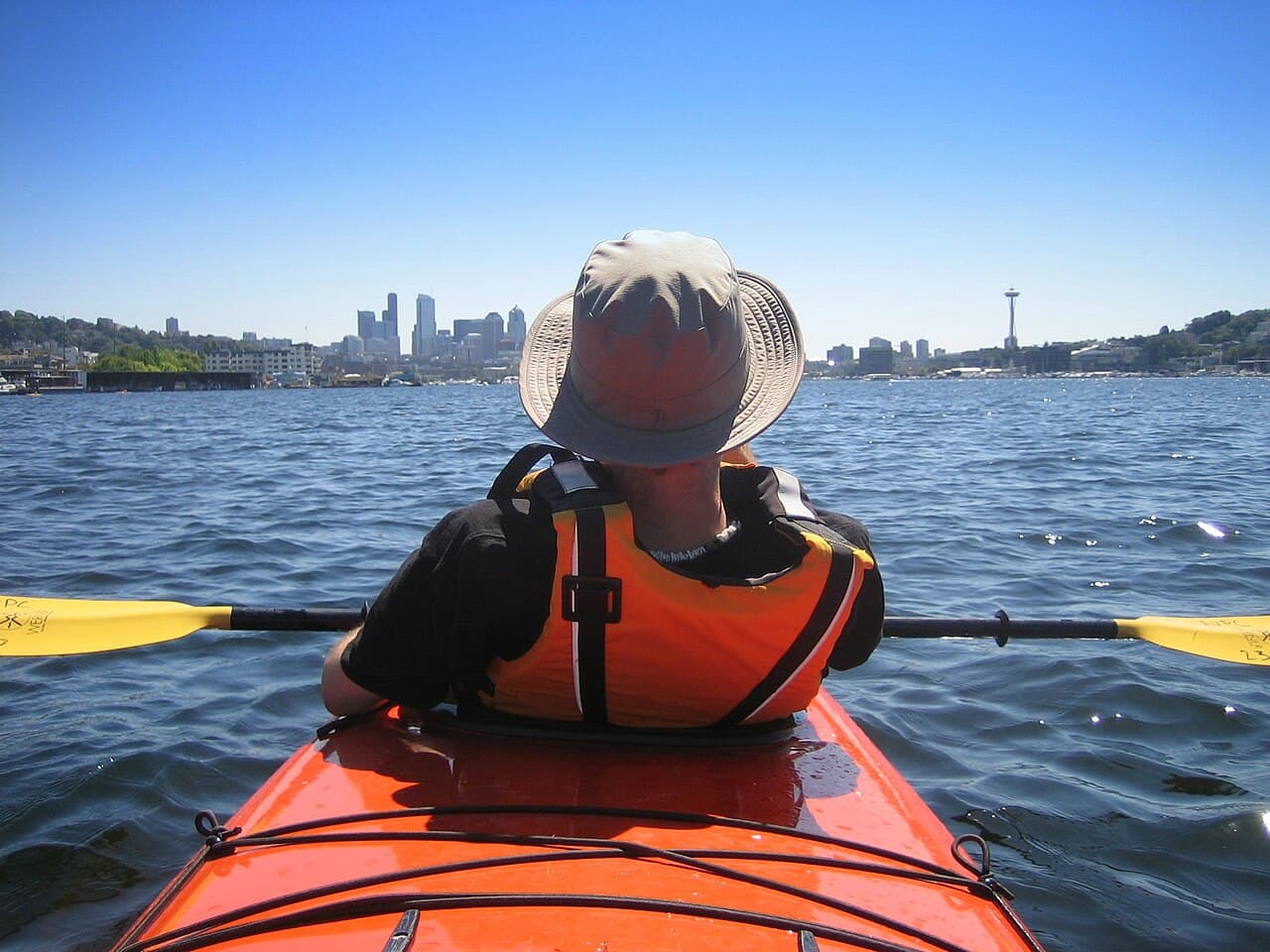🚤 Crest Kayak ➡️ Kayak recreativo real en la vida real